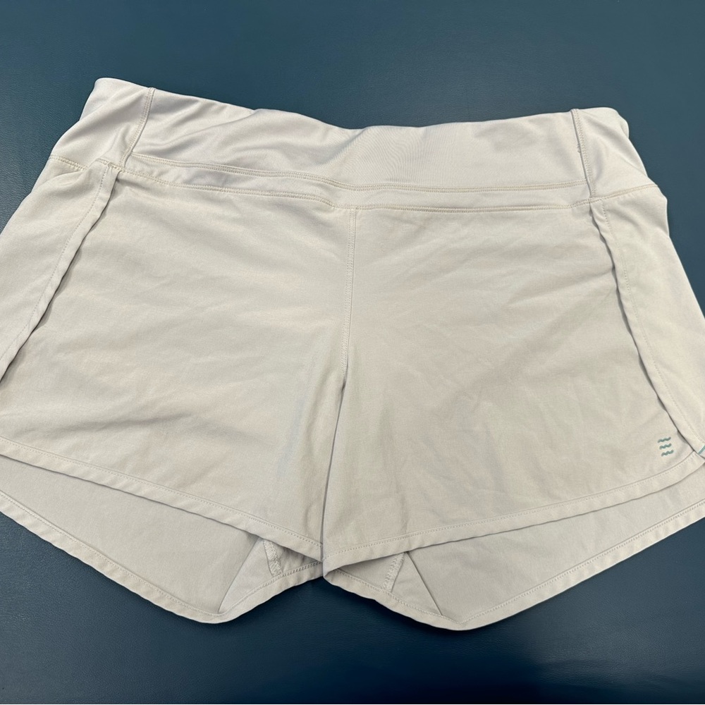 Heather Gray Athletic Shorts with Wide Waistband and Curved Hem